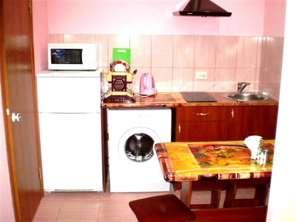 2 Комнаты 4 Дивана Чкалова-Садовая "Сити Центр" 2 Этаж Wi-Fi 2 Этажный Отдельный Дом Mykolaiv Værelse billede